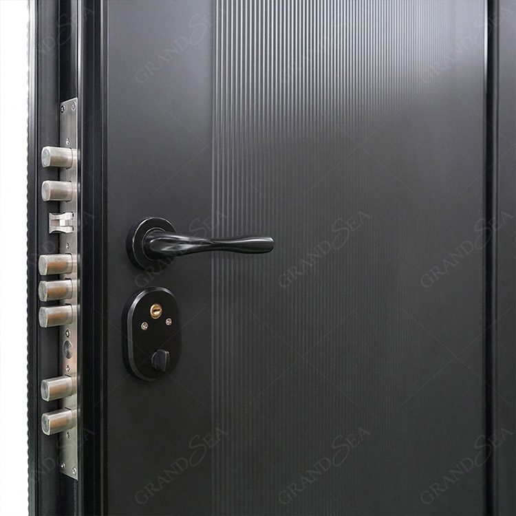 Residential entrance pivot door
