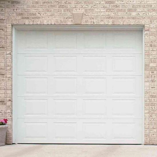 puerta de garaje de aluminio aislada