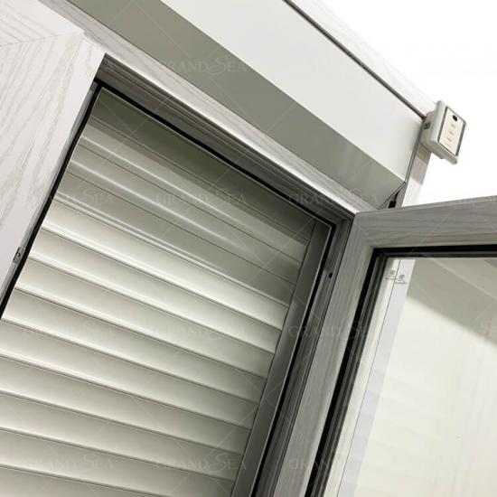 roller shutter with window